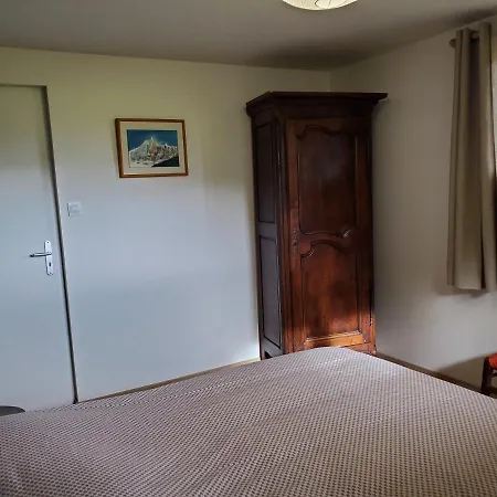 Chalet A Face A La Chaine Du Mont Blanc Cordon